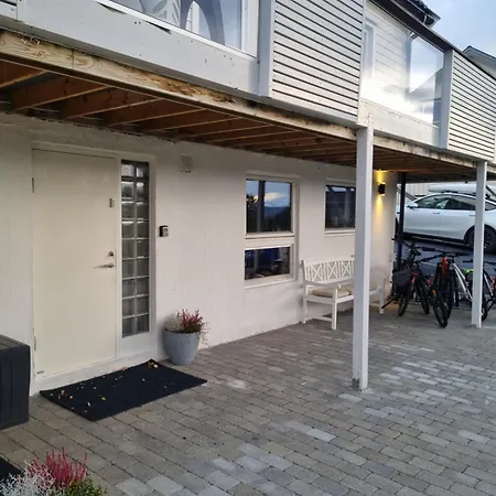 Small Cozy 3 Bed Appartment Tromso Exterior photo